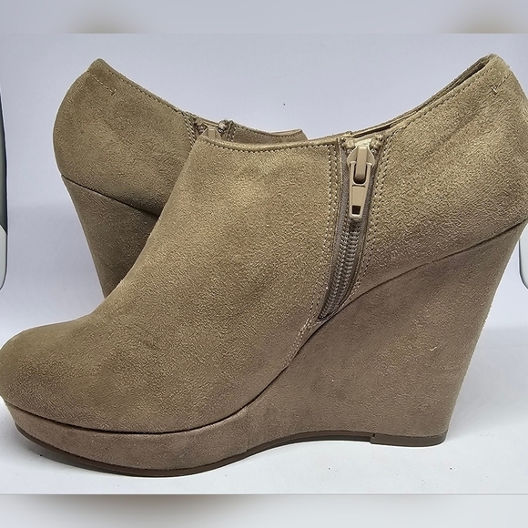 Xappeal Women's Taupe Suede Wedge Booties Size 8 - Picture 2 of 9